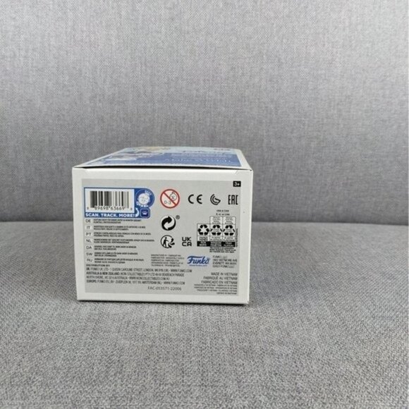 Funko Make-a-Wish Cheshire Cate Metallic Pop! Vinyl Figure - Picture 8 of 8